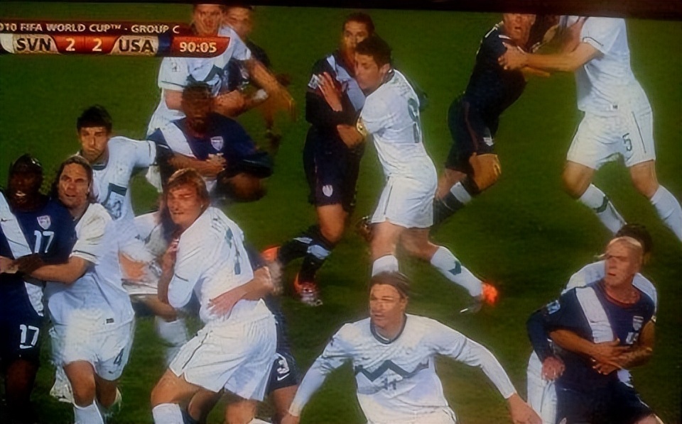 很多年前的足球搞笑视频,盘点足球的搞笑瞬间