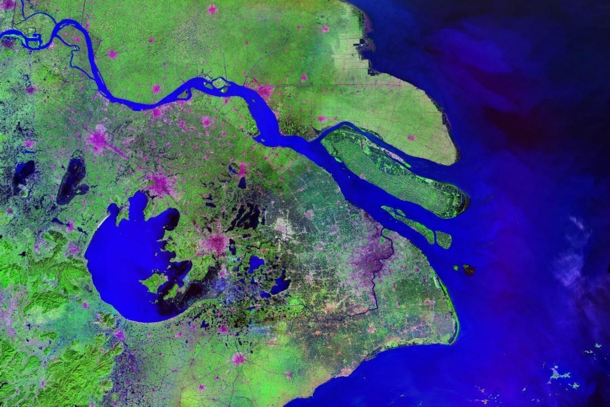 海滩撸铁,在海滩中撸铁棒赚钱