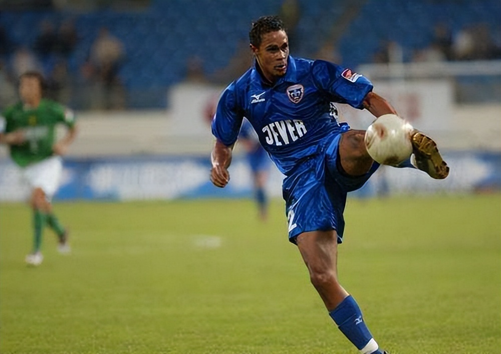 魏群四川全兴,魏群以前全兴队几号