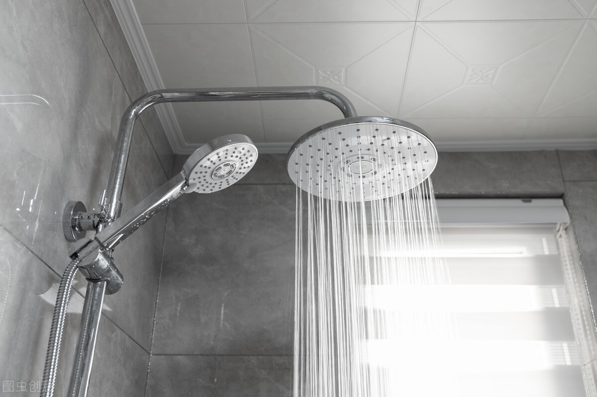 淋浴喷头堵塞用什么办法,淋浴喷头堵塞解决方法