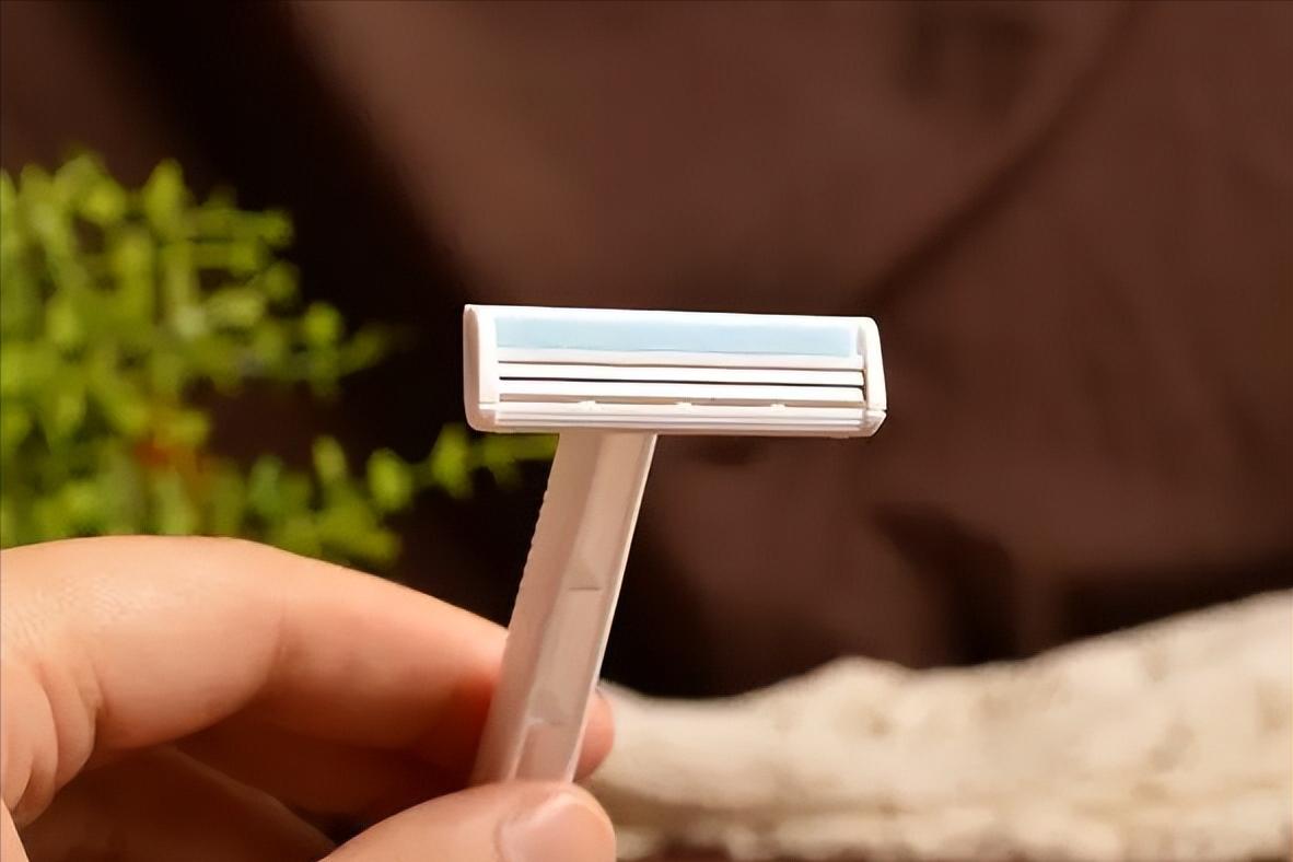 私密部位的毛，究竟能不能脱，怎么脱，这几种情况下，建议剪掉