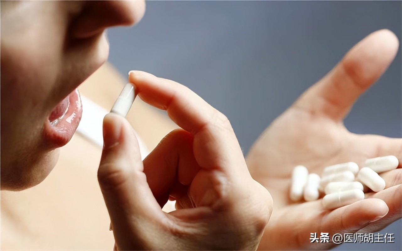 口腔溃疡吃维生素b1b2b12维生素c,治疗口腔溃疡的是维生素b2还是b12