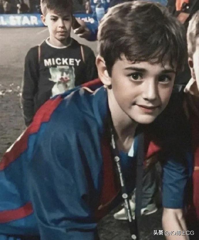 西班牙加维世界杯首秀,西班牙18岁小将加维5个球