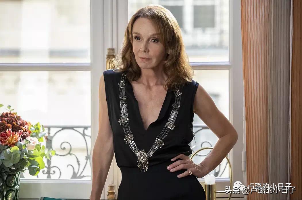 法国版小时代，狗*恋血**情刷新三观，女主的“法式”穿搭再次被吐槽