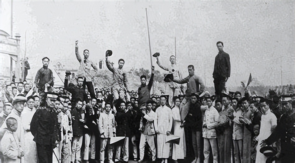 郭汝瑰：一个默默无闻的抗日英雄和*产党共**特工