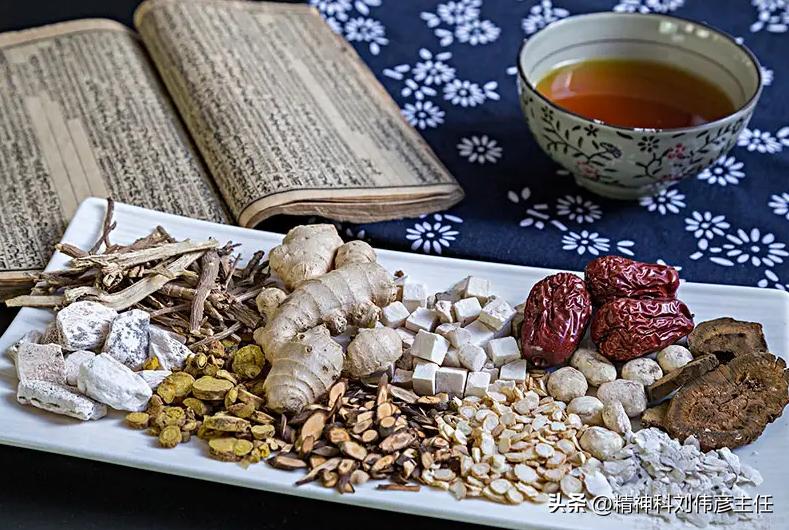 抗抑郁中药好还是西药好,哪种药抗抑郁比较好副作用小