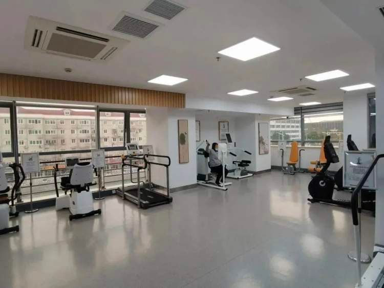 55岁以上人群专属运动房来了，包含血压健康监测等服务