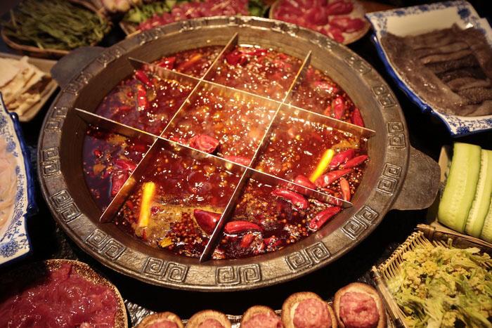 烹煮经营辣味成功探秘重庆崽儿火锅的餐饮策略与管理之道