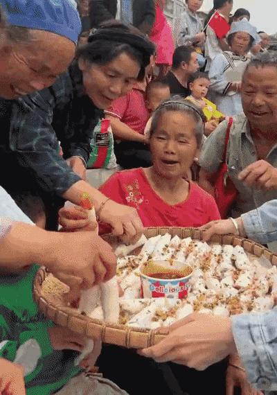 火遍全球的农村,村超火遍全球