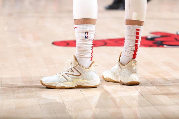 NBA球员上脚：欧文穿天价Kyrie4，中国球鞋太帅了