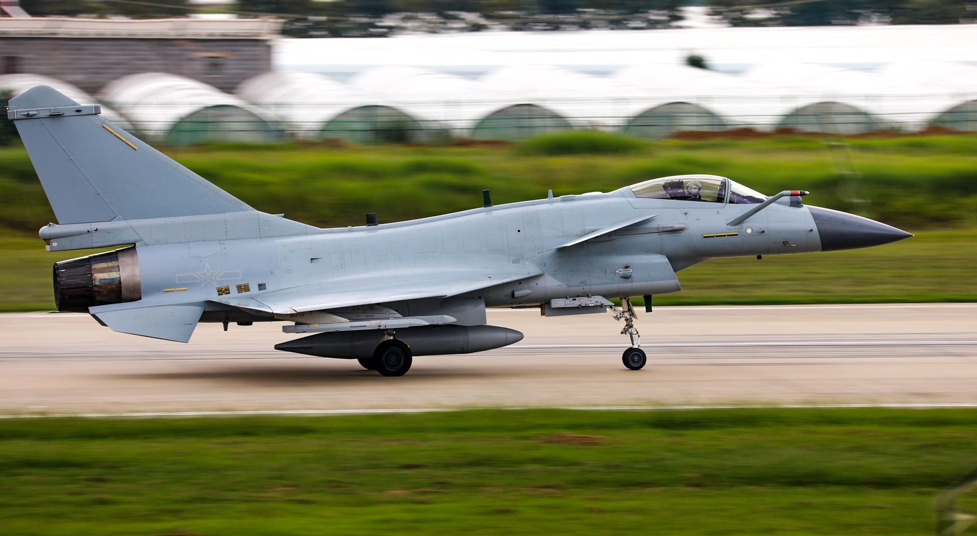 美国有几台轰炸机轰20,轰20能对付美国的b2轰炸机吗