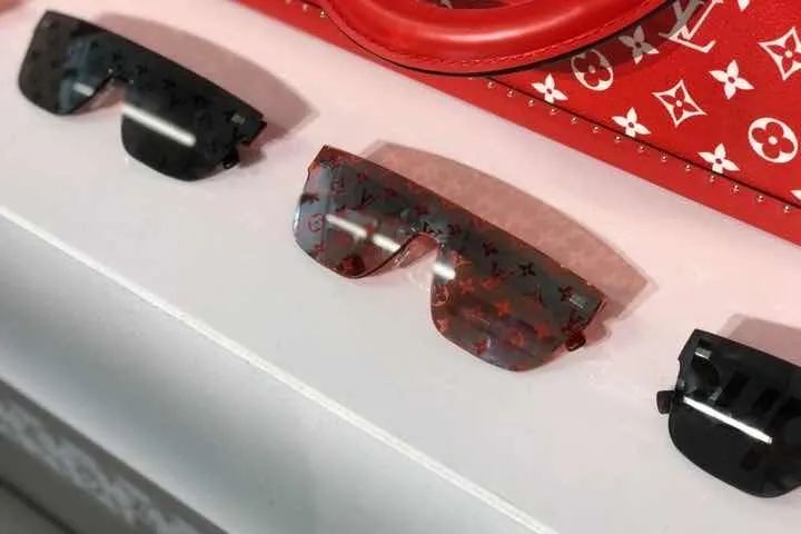 LouisVuitton×Supreme开创历史，这一切究竟从何开始？