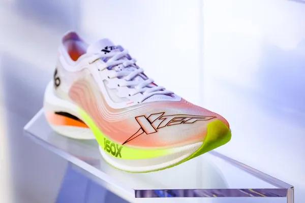 特步马拉松跑鞋定位,特步马拉松顶级跑鞋