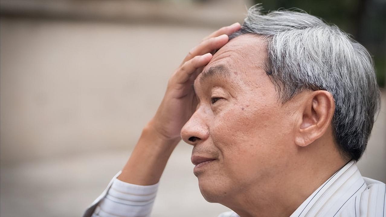 鼻毛白是变老了吗,鼻毛变白是什么原因怎么治疗