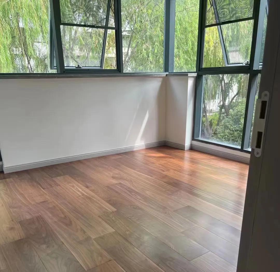 如何选北美黑胡桃木,黑胡桃实木地板人字拼