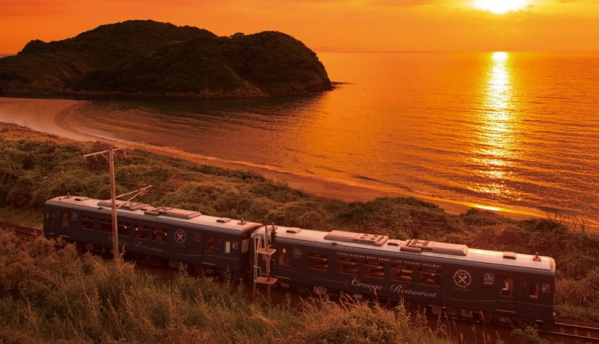 搭乘火车游日本,日本豪华观光列车