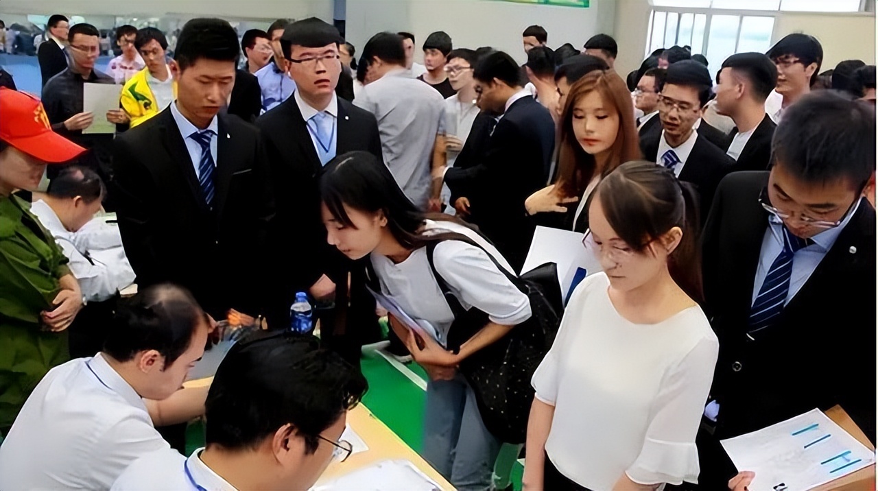 做催乳师一个月挣多少钱,90后小伙做催乳师