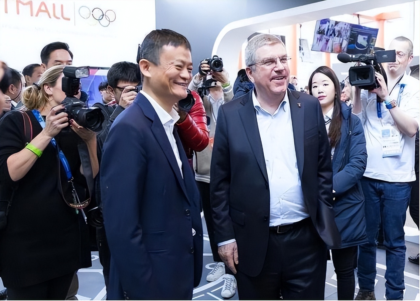 马云消失多久了？互联网大佬纷纷套现离场，这背后释放哪些信号？