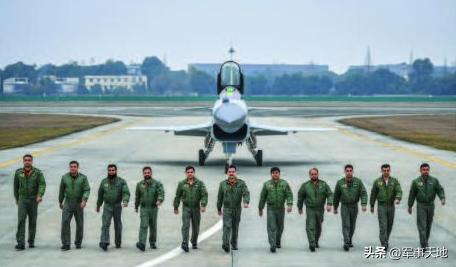 巴飞行员对歼10c评价,油管评歼10c真正的空中格斗战机