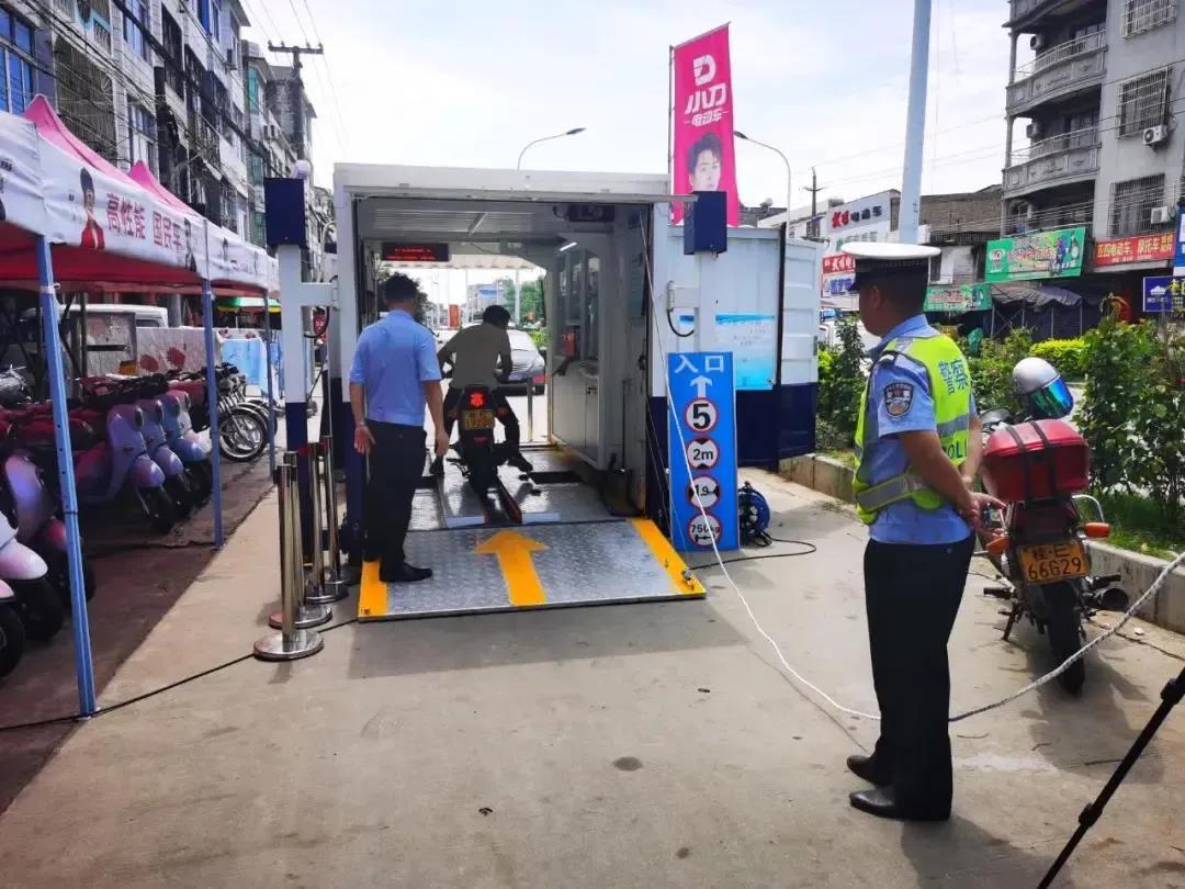 摩托车脱审一般怎么处理的,摩托车没有年审查到了怎么处罚