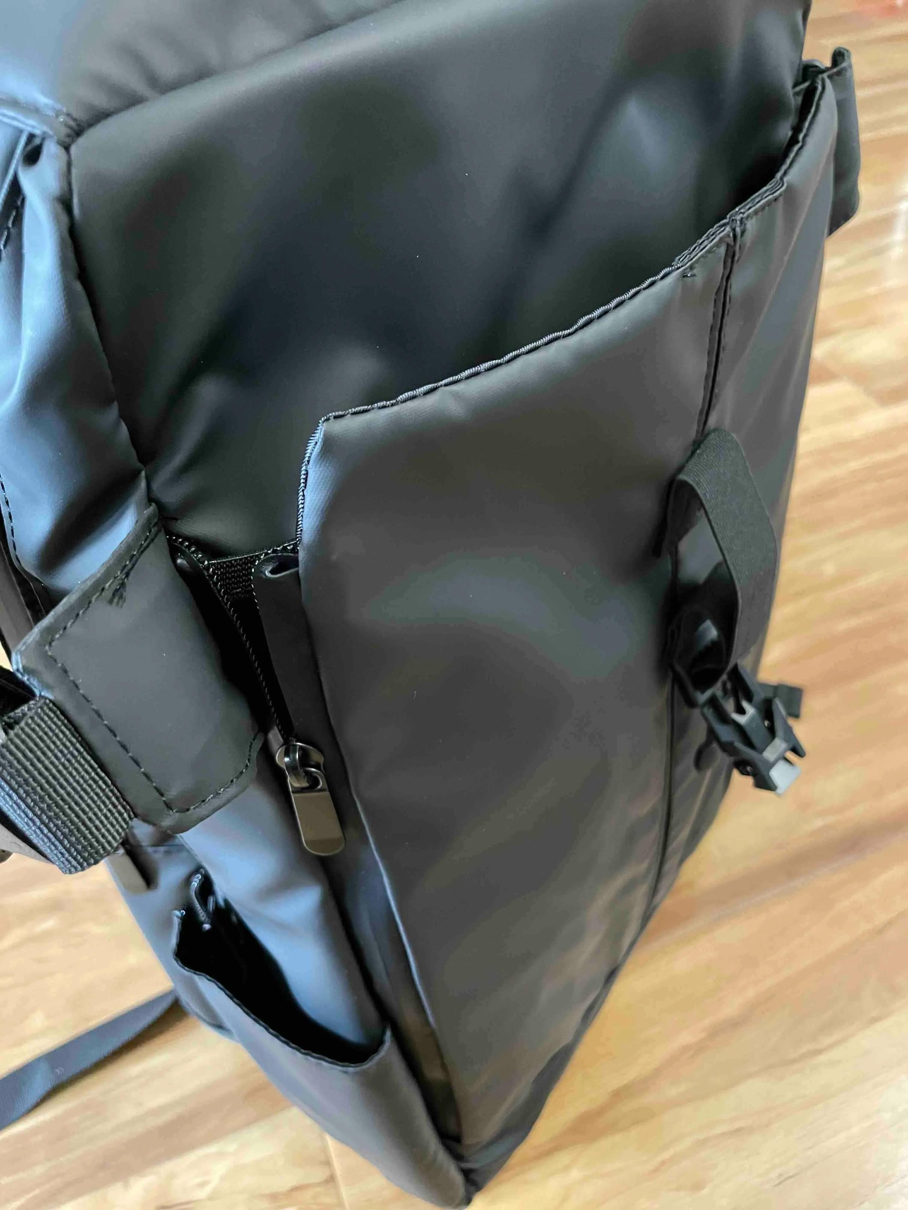 品牌双肩包秒杀送不停,放心购大容量双肩包