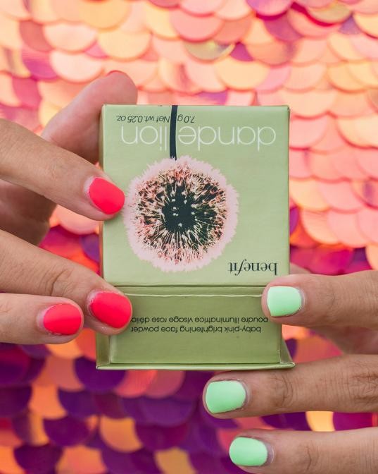 benefit贝玲妃高光,benefit贝玲妃圣诞