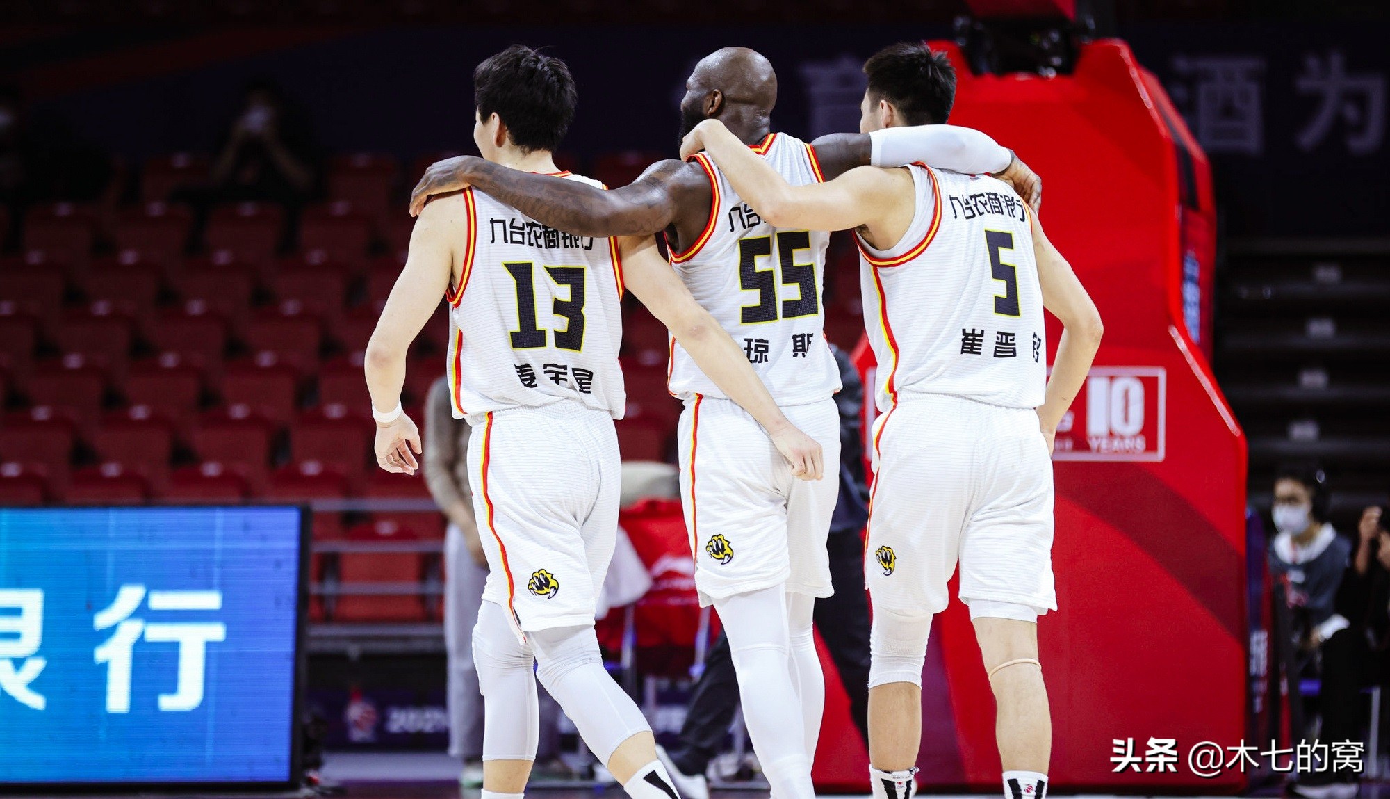 姜伟泽吉林对上海,吉林队姜伟泽图片