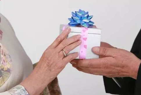 送礼送酒哪种酒最好,节日送礼送什么酒最好