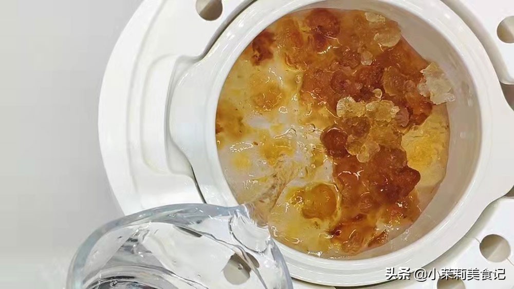 女人皮肤干燥需要补水吗,秋冬皮肤干燥可以每天敷面膜吗