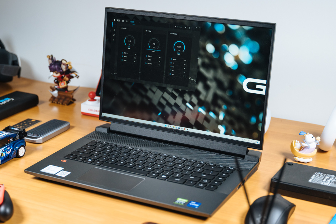 戴尔游匣g16对比外星人m16,戴尔游匣g15i53060外星人