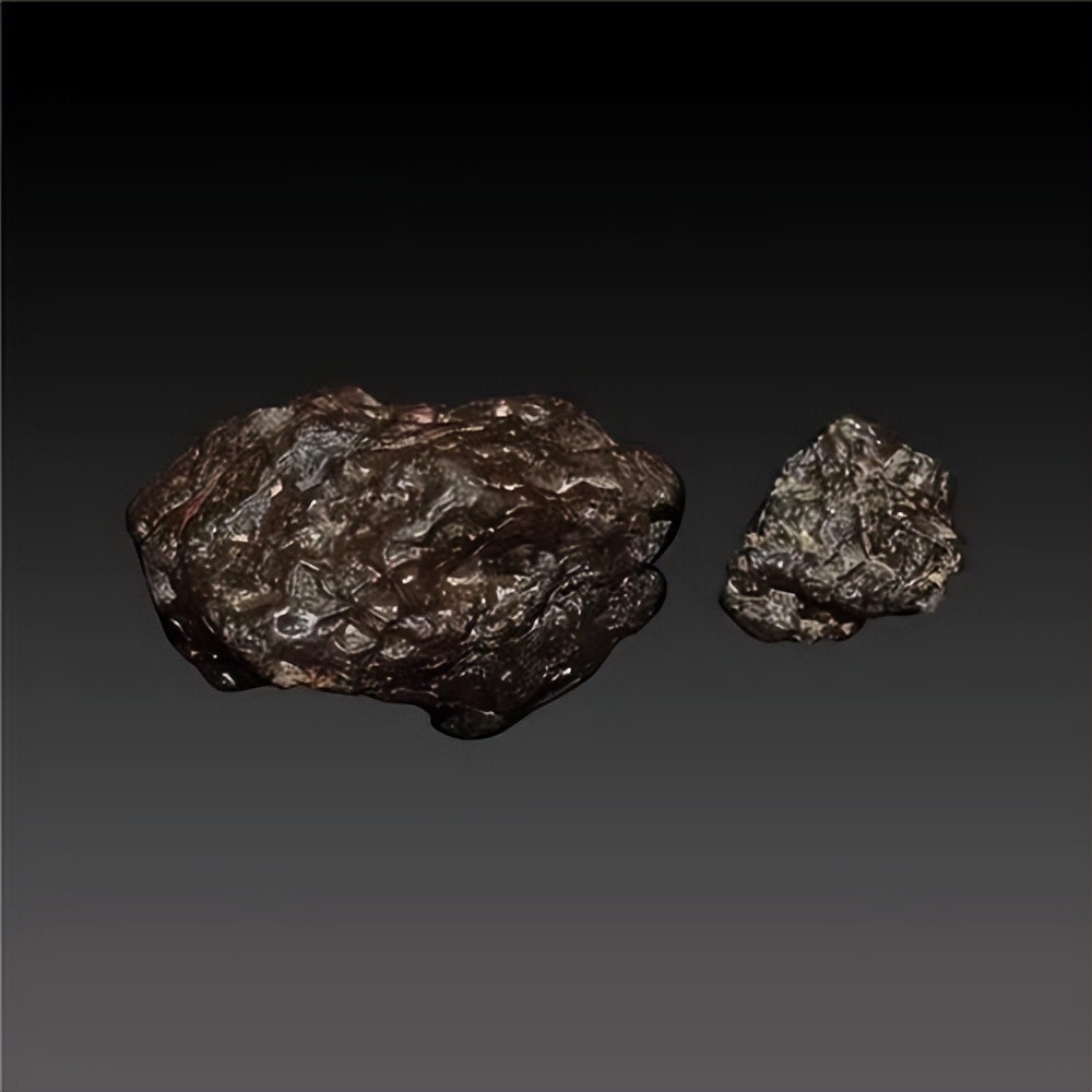 陨石和普通的石头有什么区别,怎么分辨陨石和石头