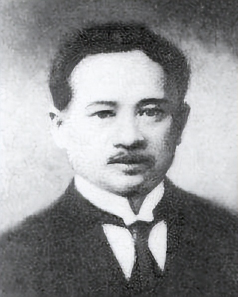 那些赞扬宋美龄的人都是谁？中国第一夫人的称号她配吗？