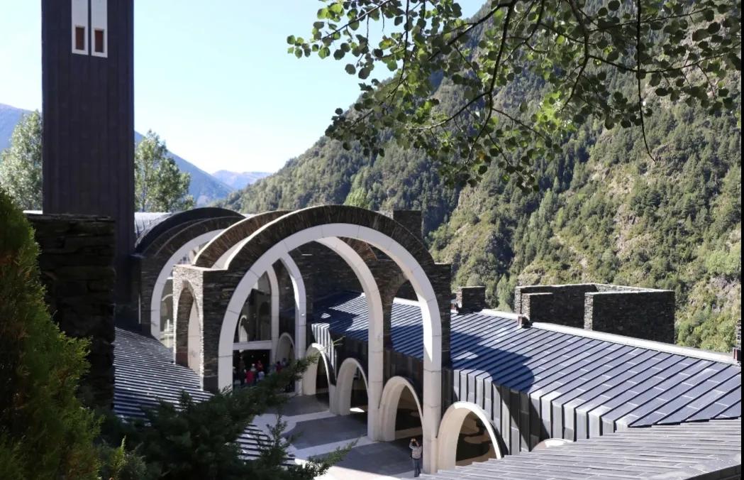 西班牙鬼才建筑师的梦幻世界,西班牙鬼才