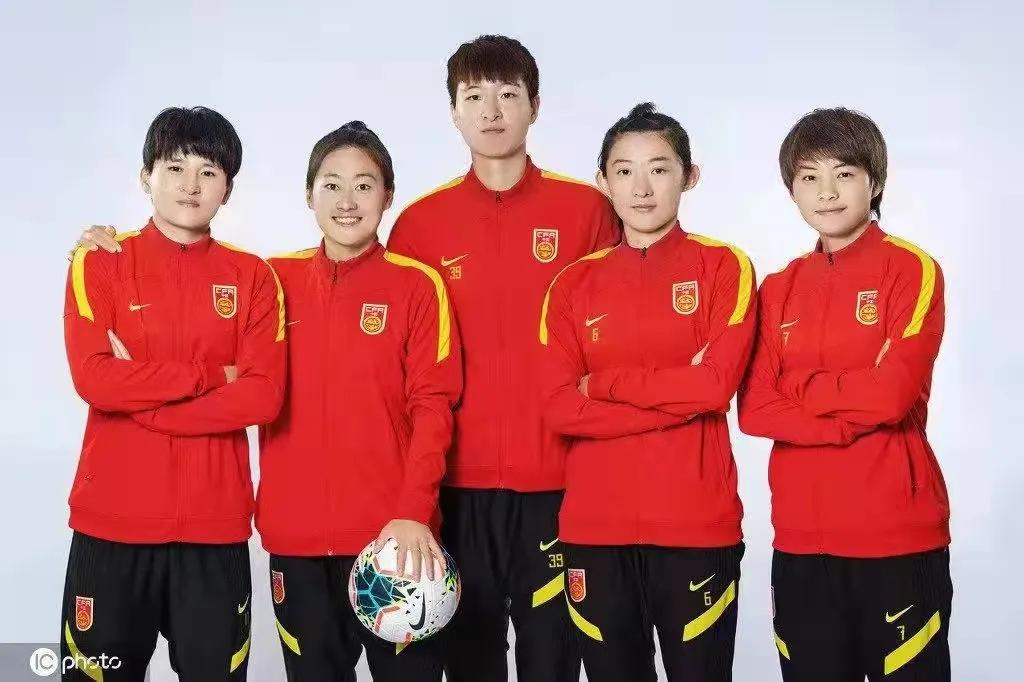 本溪市领导慰问中国女足本溪籍运动员朱钰家属