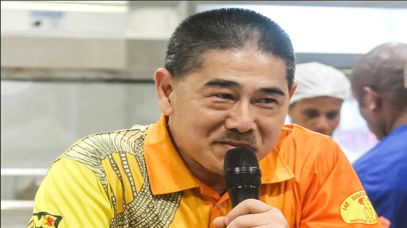 巴新足球,现代足球的发展史