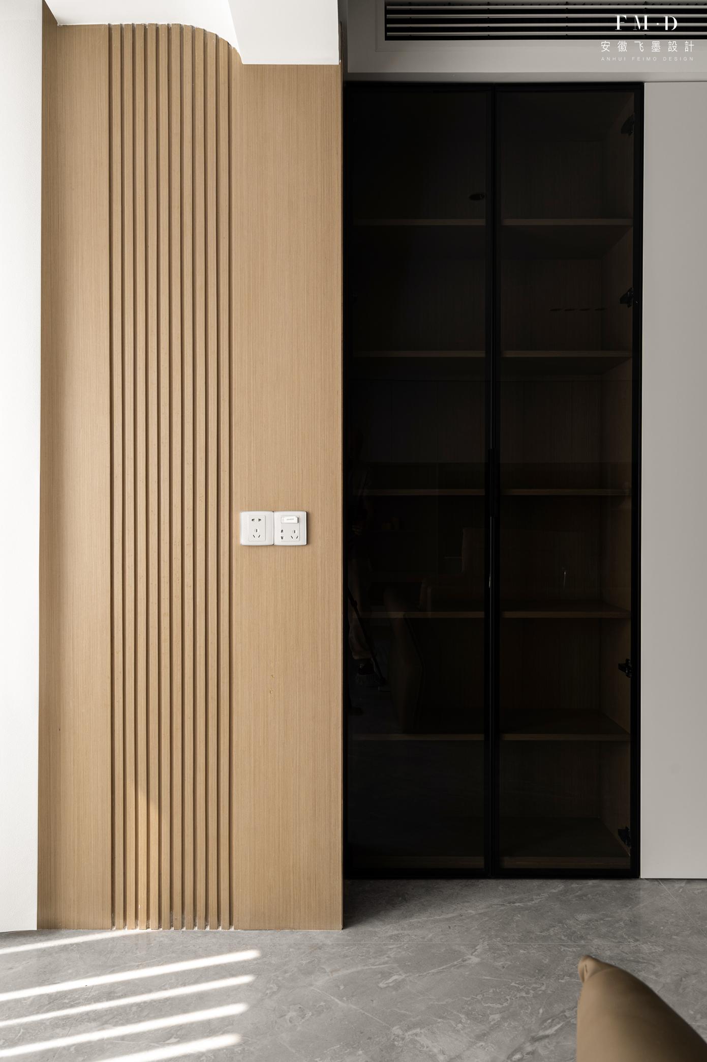 开间4米做满墙和不做满墙的区别,客厅开间2.5米适不适合做满墙