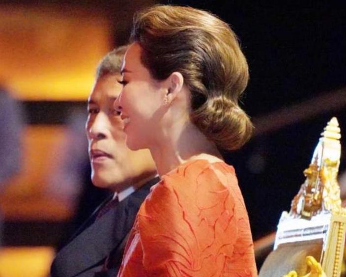 51岁西拉米回宫希望落空，难以越过苏提达复宠，贵妃出局甘拜下风