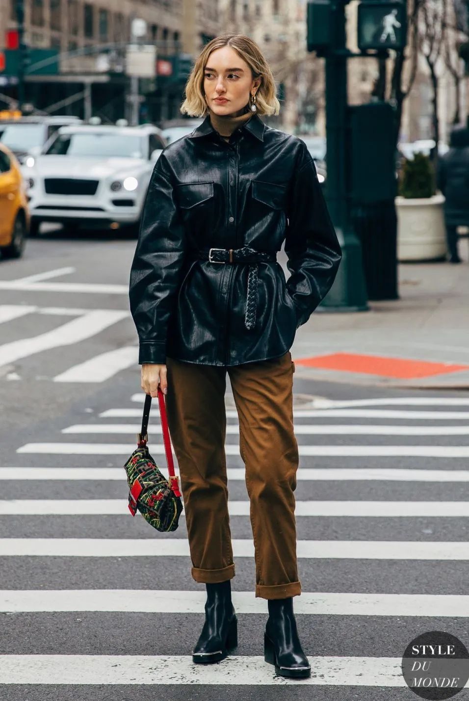 穿长裤显腿长的小白鞋,百搭鞋子秀气显脚小短靴