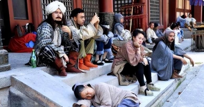 横店女群演真实处境可怜,横店群演泛滥的人