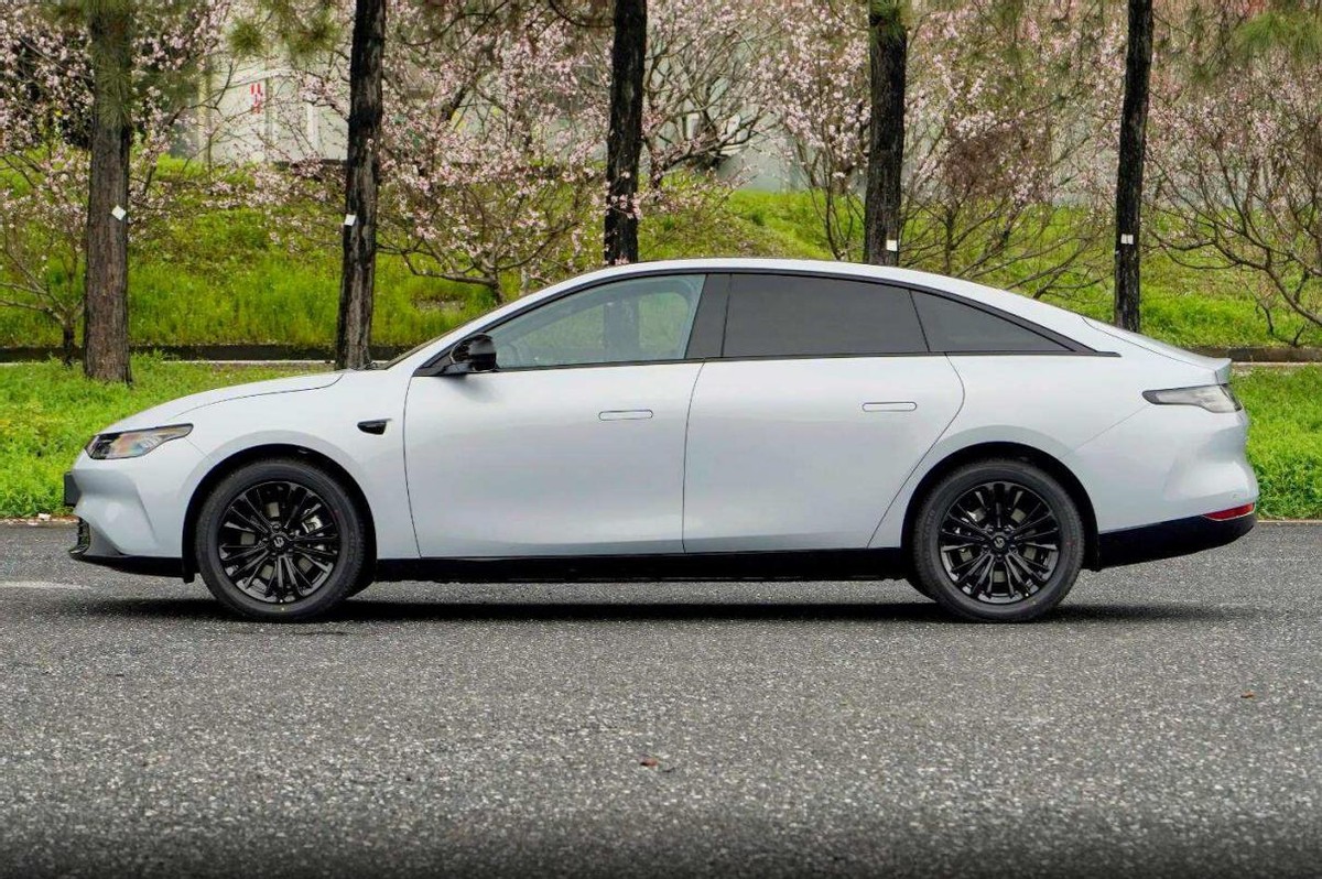 预算40-50万就买这几款车准没错,7到13万这四款车最值得买