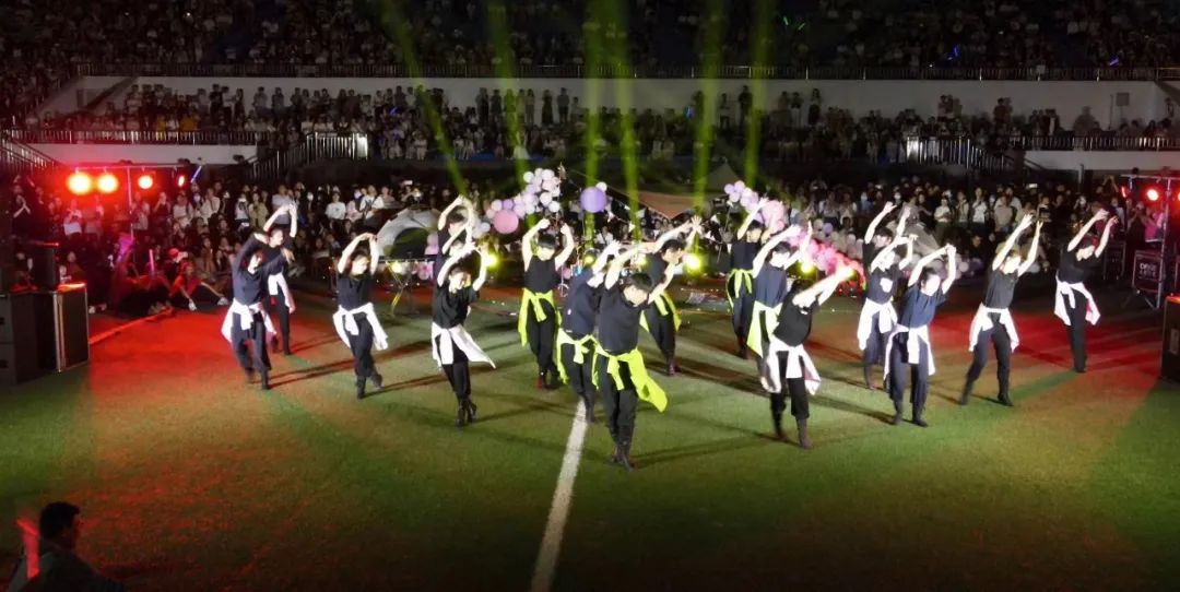 河南大学音乐节,河南科技大学草坪音乐节完整版