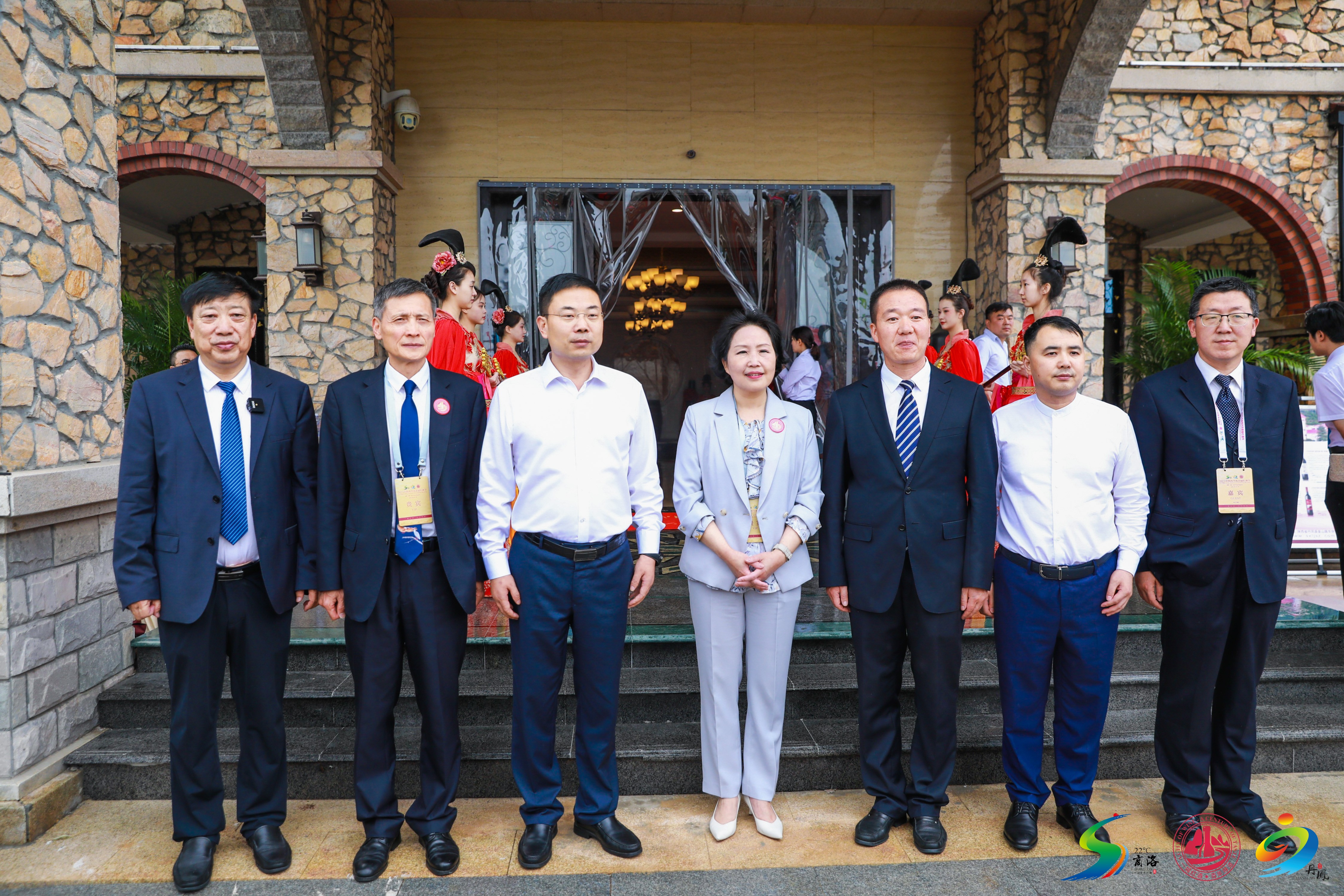 丹凤县第四届红酒文化节,丹凤县2024年红酒节召开时间