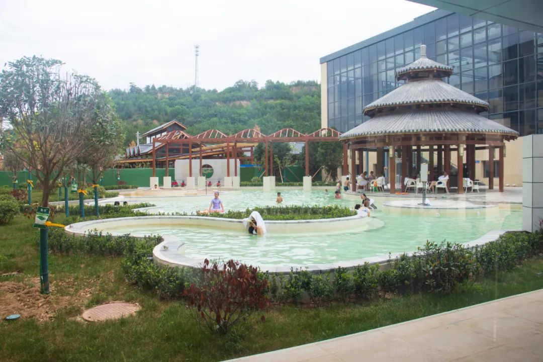 泾川橙香瑶池温泉开业活动,泾川橙香瑶池温泉康养小镇