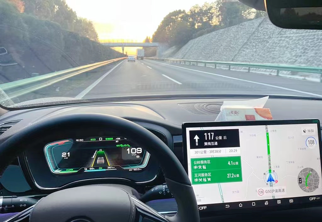 上牌费收1500合理吗,4s店买车上牌1500