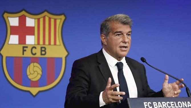 疯狂5小时！梅西连收3份报价，巴萨恶心人，苹果发力合约超沙特