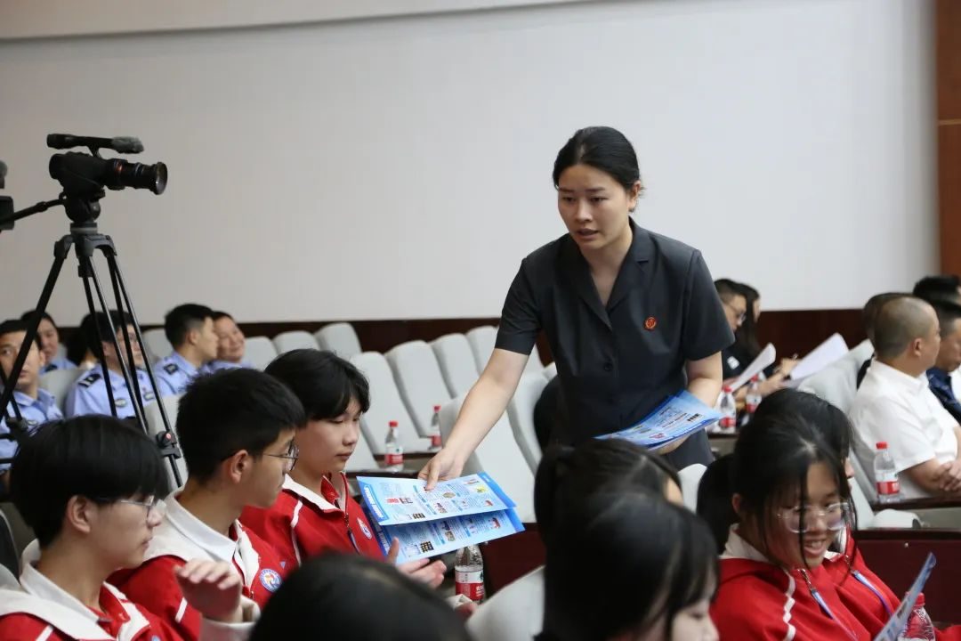 坑朋友！男子贩毒后利用朋友微信收款码“自洗钱”，结果……