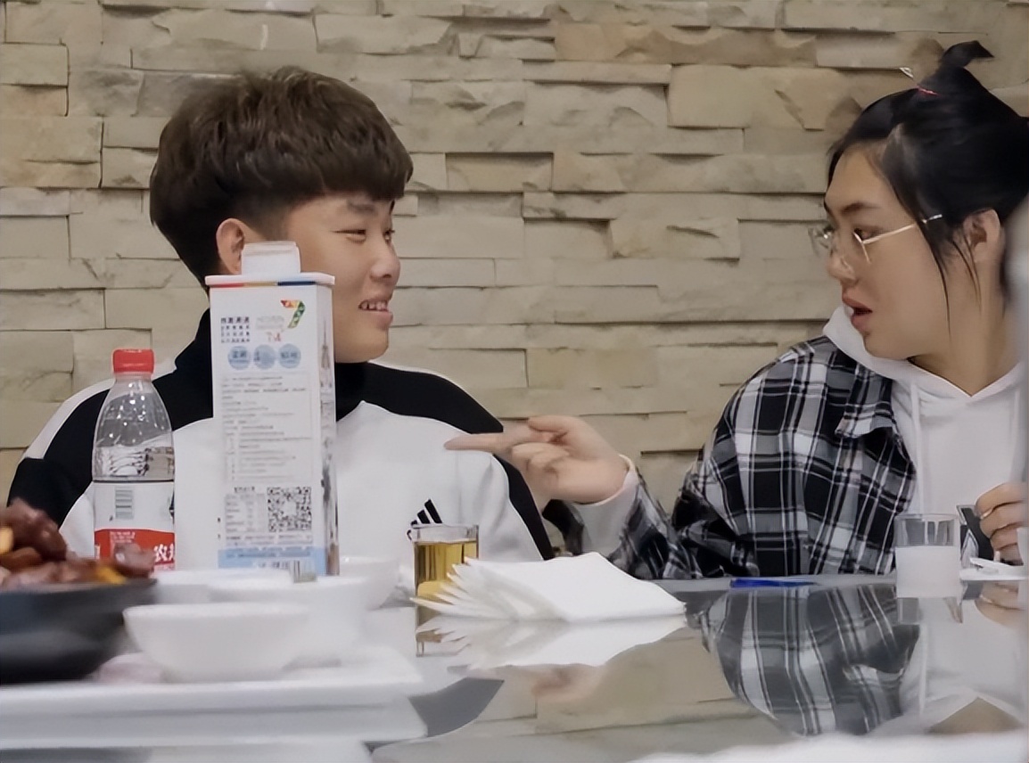 2个聋哑人的姐弟恋,内蒙古聋哑女孩与聋哑男孩的爱情