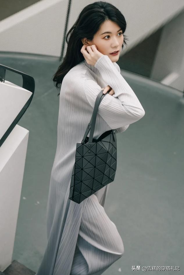 三宅一生流苏裙秋冬搭配,三宅一生蓝色半截裙