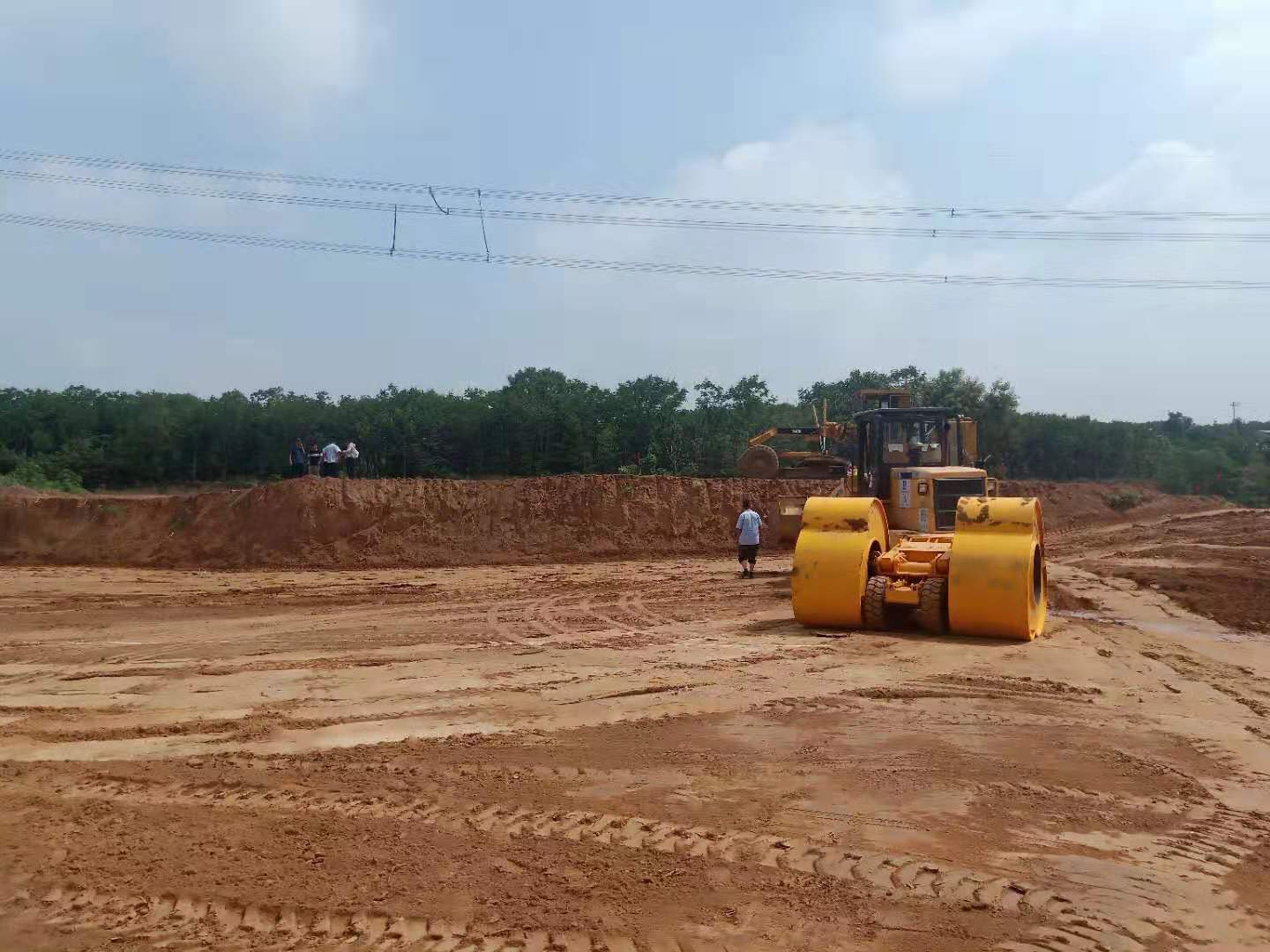 厦门出租冲击压路机,冲击式压路机租赁哪家好