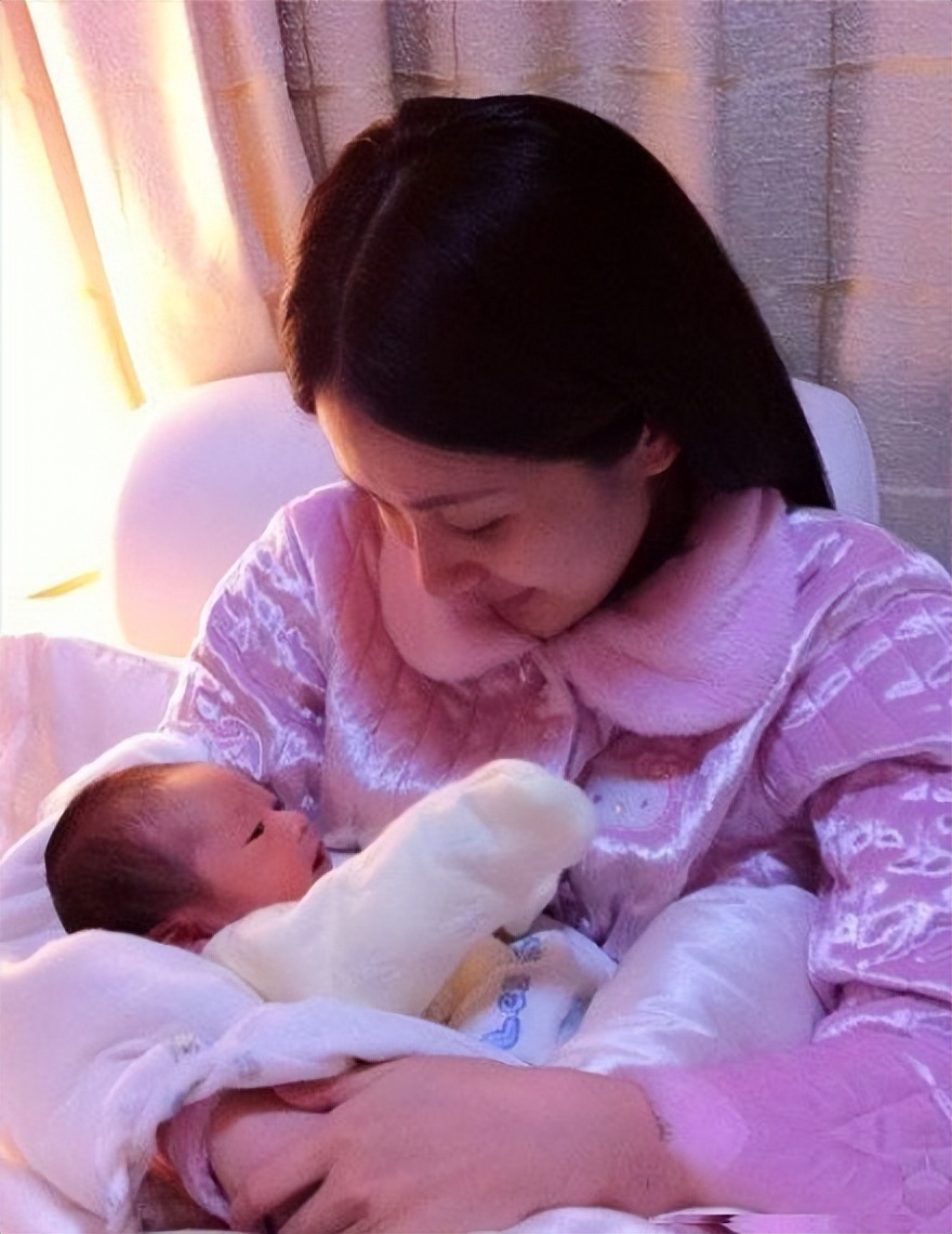 洗头妹逆袭分手费9亿,洗头妹韦雪个人资料